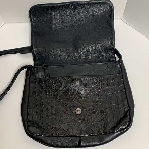 AnnRingness | Black Heavy Laptop Nag | Floral Engraved Multi Compartment Satchel - Picture 5 of 15